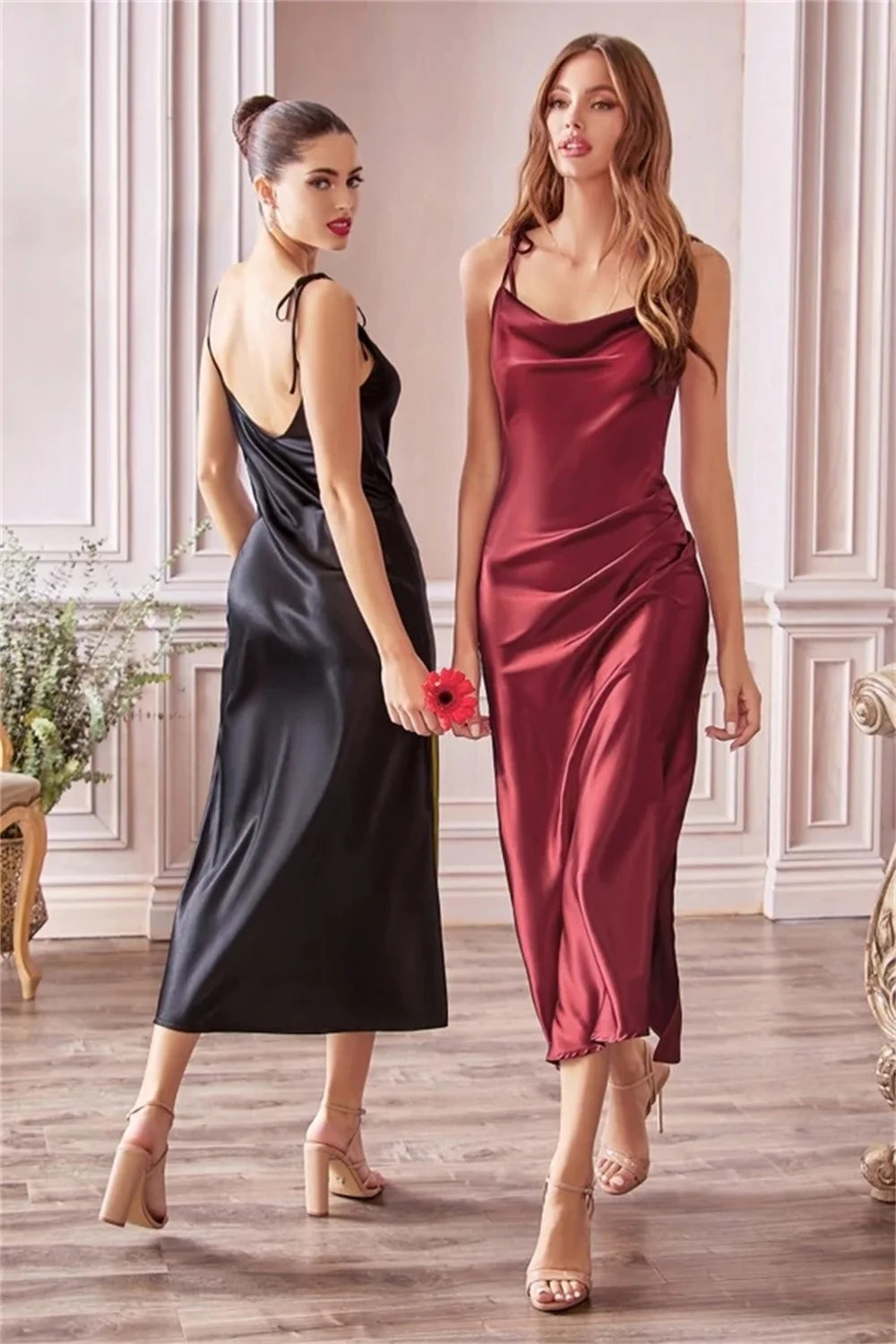 Robe Longue Drapée En Tissu Brillant — vue 3